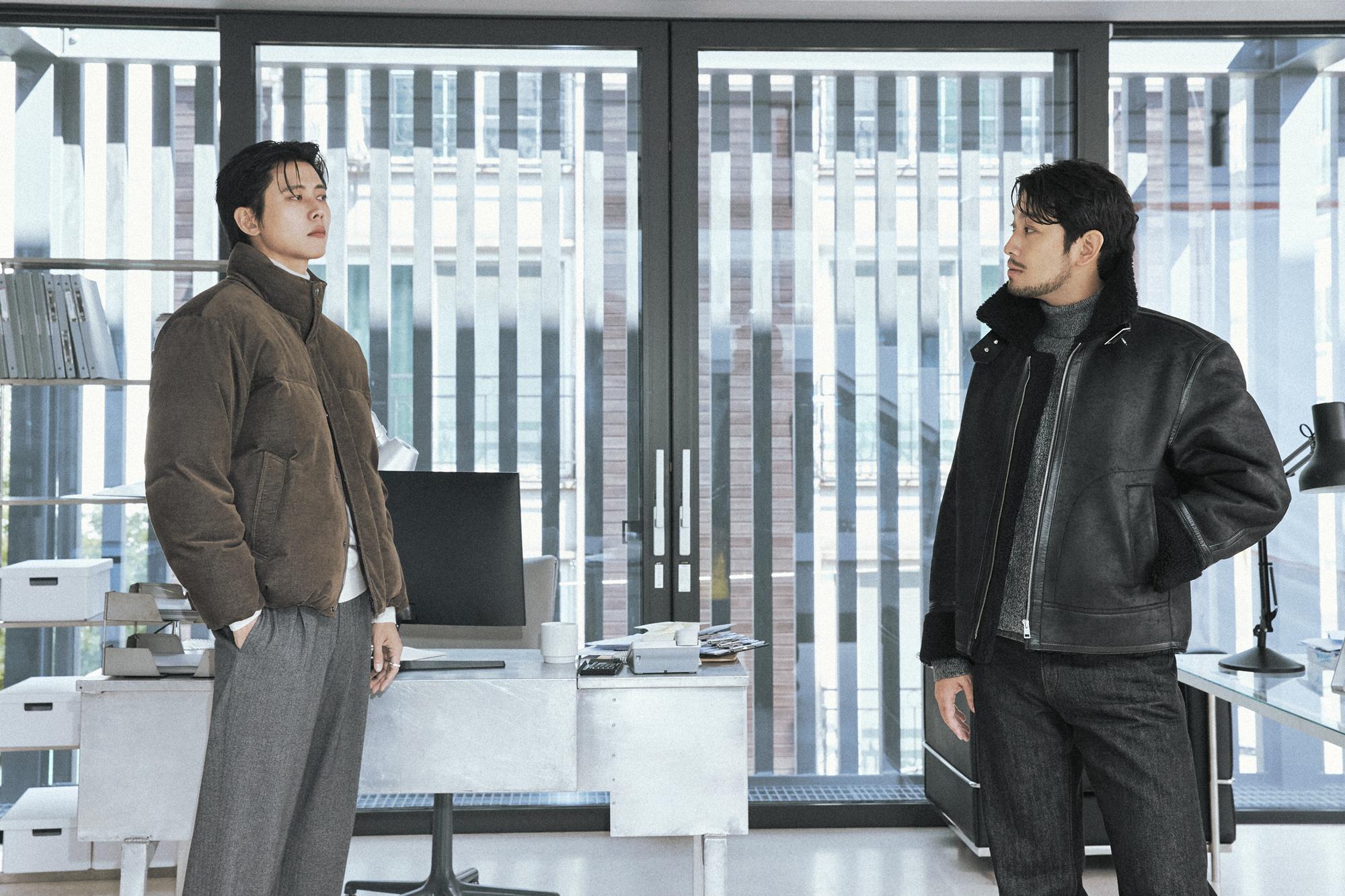 “출근룩 훈수로 만난 두 남자, 이번엔 오피스 동료로” 지오지아, 주우재·침착맨과 함께한 매거진 화보 공개